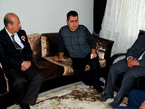 24 Kasımda Hasta Öğretmen Evinde Ziyaret Edildi