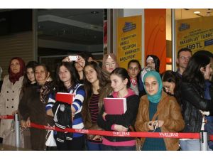 Ünlü Sanatçı Fahriye Evcen Trabzon’da