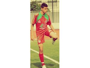 Milli Futbolcu Bahadır, Ukraynada 4üncü Kez Yılın Futbolcusu Seçildi