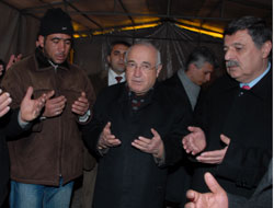 Çiçek, Aileleri Ziyaret Etti