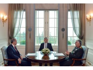 Cumhurbaşkanı Gül, Yaş Üyelerine Çankaya Köşkü’nde Öğle Yemeği Verdi