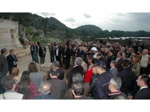 Bakan Günay, Andriake Onurlandırma Anıtlarını Açtı