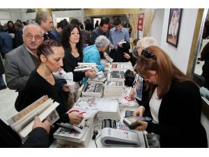 Tutuklu Milletvekili Mustafa Balbaya İzmirden Destek