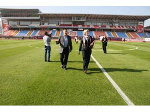 Fıfa Ve Tff Heyeti, Aü Stadı’nda İnceme Yaptı
