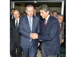 Başbakan Erdoğan Fatih Belediyesi’ni Ziyaret Etti