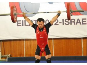 Halterde Zeki Tuncernden 3 Gümüş Madalyalı Avrupa İkinciliği