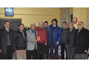 Tüfad Malatya Şubesi, Telekomspor Teknik Sorumlusu Dedeoğlu’na Plaket Verdi