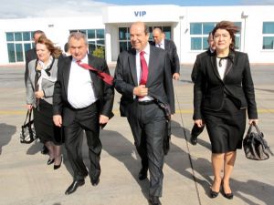 Başbakan Küçük, Ekonomik Programa İmza Koymak Üzere Ankara’ya Gitti