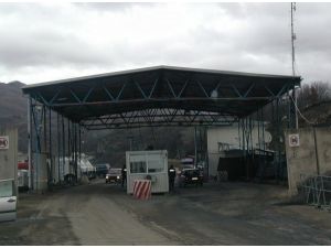 Kosova’da Sırplar Sınır Kapısını Tahrip Etti