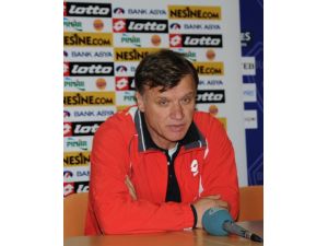 Altay, Teknik Direktör Turgut Uçar İle Anlaştı