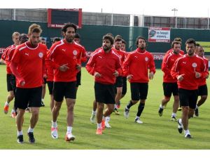 Mehmet Özdilek 3 Haftada 9 Puan Hedefliyor