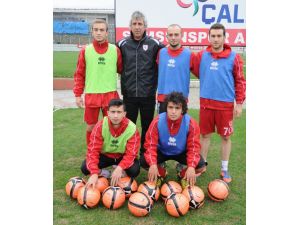 Kenetlenen Oyunculardan Galibiyet Yemini