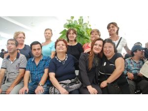 Ak Parti Genel Başkan Yardımcısı Nükhet Hotar’ın Girişimi İzmirli Engelli Gençleri Mutlu Etti