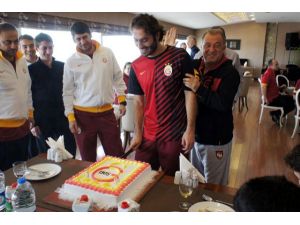 Hamit Altıntopa Sürpriz Doğum Günü