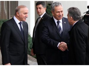 Cumhurbaşkanı Gül, Trtyi Ziyaret Etti