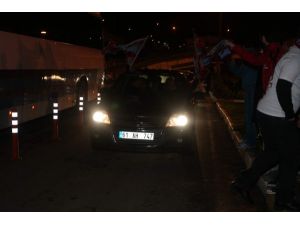 Galatasarayı Kupadan Eleyen 1461 Trabzona Coşkulu Karşılama