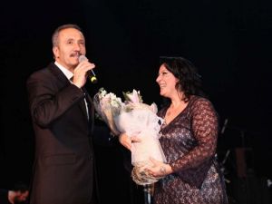 Gülay’dan Küçükçekmece’de Müzik Ziyafeti