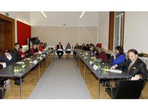 Bakan Şahin, Hundstorfer İle Görüştü