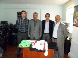 Yalova Belediyesi’nden Okullara Ve Spor Kulüplerine Malzeme Yardımı
