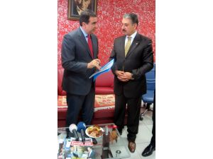 Esnaftan Parti Liderlerine Tepki