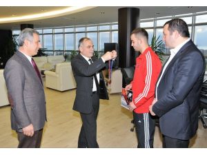 Omü’lü Öğrenci Dünya 3.’sü Oldu