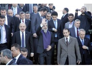 Bakan Yıldız, Trt Bütçesi Ve Bulunduğu Uçağın İndirilmesi İle İlgili Ortay Atılan İddiaları Yanıtladı