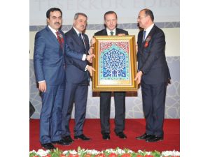 Başbakan Erdoğan İş Adamlarına Ödül Verdi