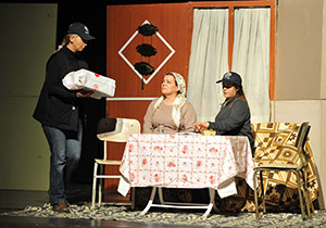 Karanfil Kokusu Sergilendi