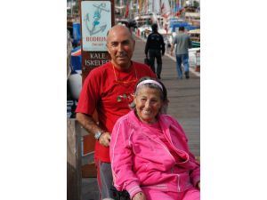 Müzzeyyen Senar Korkuttu