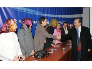 Başkan Gümrükçüoğlu Ak Parti Kadın Kolları İle Bir Araya Geldi