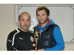 Murat Akın Antalyaspordan Ayrıldı