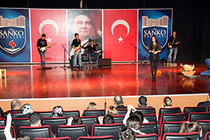 Sanko Öğrencileri Kurtuluş Gününü Coşkuyla Kutladı