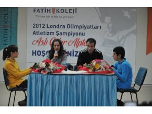 Alptekin Öğrencilerle Bir Araya Geldi