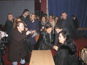 Türkan Şoray Priştine’de Sevenleriyle Buluştu