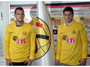 Eskişehirspor Causıc Ve Mrkelayı Renklerine Bağladı