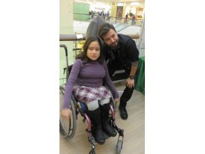 Yalın, Ankaralı Hayranlarıyla Bir Araya Geldi