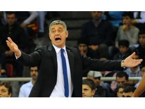 Anadolu Efes, Yunan Rakibini Farklı Geçti