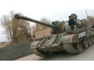 Suriyeli Muhalifler Artık Tanklarla Esad’a Saldırıyor