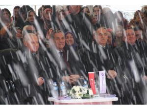 Arınç, Kar Altında Okul Açtı