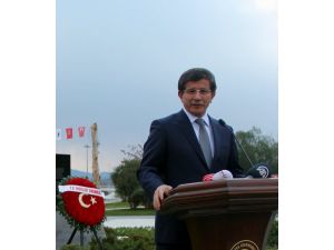 Dışişleri Bakanı, İzmir Polisine Teşekkür Etti