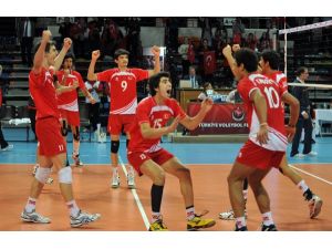 Yıldız Milliler Namağlup Finalde