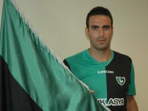 Denizlispor’da Burak Özsaraç Futbolu Bıraktı