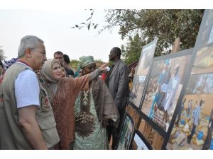 Başbakan Erdoğan, Nijerde Gönüllülerle Buluştu