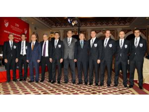 Fıfa Hakemlerine Kokartları Törenle Takıldı