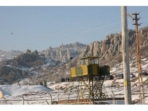 Gül, Patlamanın Meydana Geldiği Kışlayı Ziyaret Etti