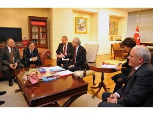 Kılıçdaroğlu, Temas Ve Diyalog Grubu Üyeleriyle Görüştü