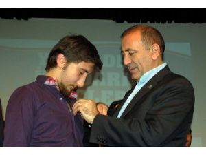 Chp Genel Başkan Yardımcısı Gürsel Tekin Bandırmada Rozet Taktı