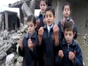 Suriyeli Çocuklar Savaşın Bitmesi İçin Dua Etti