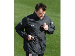 Galatasaray’da Ujfalusi 1 Ay Daha Yok