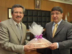 Büyüktümtürk’ten Veda Ziyareti